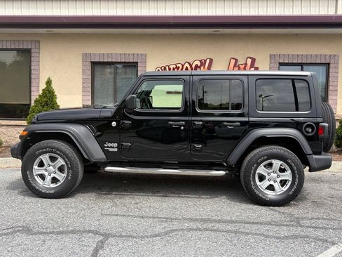 Used 2020 Jeep Wrangler Unlimited Sport S AWD/4WD image 32