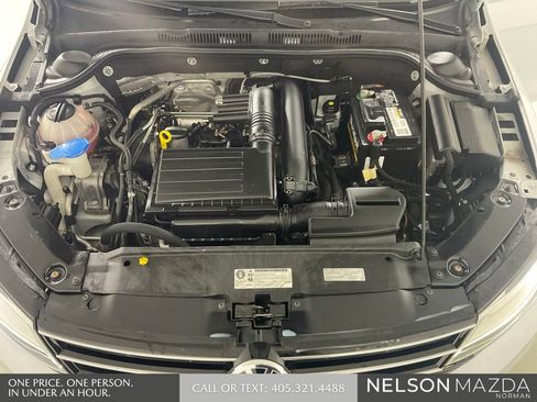 Used 2017 Volkswagen Jetta SE FWD image 45