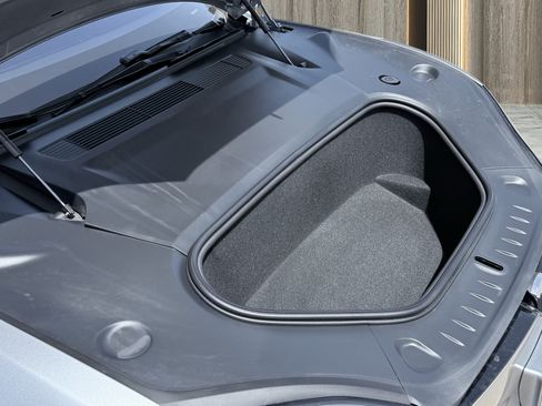 Used 2025 Tesla Model S AWD/4WD image 18
