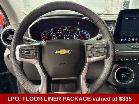 Used 2023 Chevrolet Blazer LT w/ Convenience Package FWD image 5