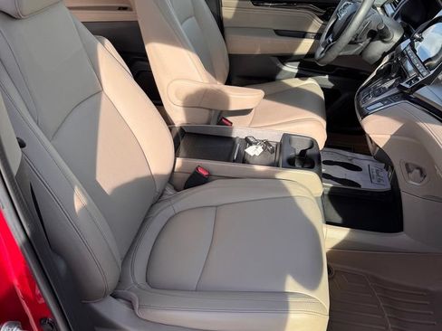 Used 2022 Honda Odyssey Touring image 12