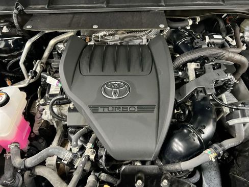 Used 2023 Toyota Highlander LE image 26