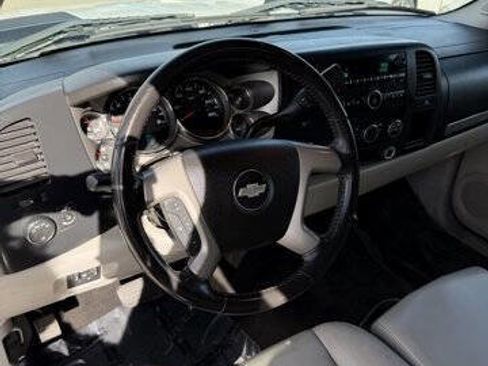 Used 2009 Chevrolet Silverado 2500 LT w/ Suspension Package, Off-Road image 12