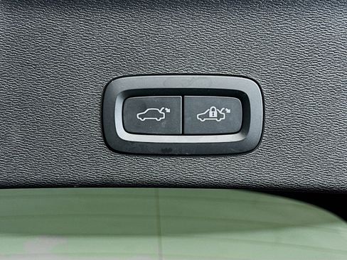 Used 2023 Volvo C40 P8 Recharge Plus image 30