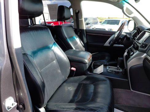 Used 2013 Toyota Land Cruiser AWD/4WD image 31