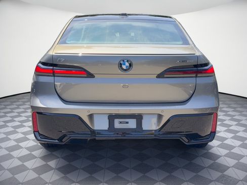 Used 2023 BMW i7 xDrive60 AWD/4WD image 11