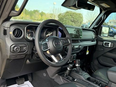 New 2026 Jeep Wrangler Unlimited Sahara AWD/4WD image 15