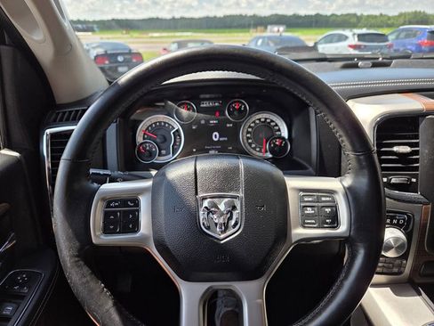 Used 2017 RAM 1500 Laramie w/ Convenience Group AWD/4WD image 23