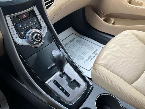 Used 2013 Hyundai Elantra GLS w/ Preferred Pkg FWD image 19
