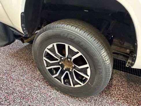 Used 2019 Toyota Tacoma SR RWD image 39