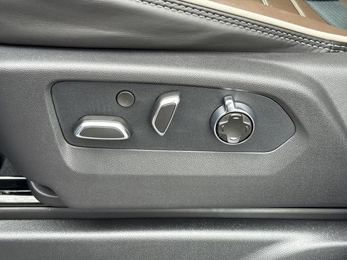 New 2026 GMC Yukon Denali Ultimate AWD/4WD image 17