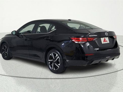 Used 2024 Nissan Sentra SV FWD image 4