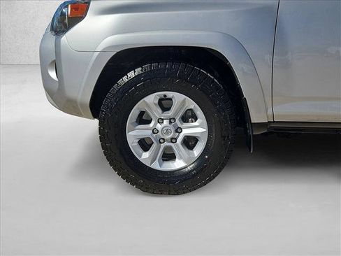 Used 2022 Toyota 4Runner SR5 Premium w/ Moonroof Package RWD image 25