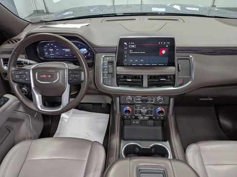 Certified 2022 GMC Yukon SLT w/ SLT Premium Package AWD/4WD image 19