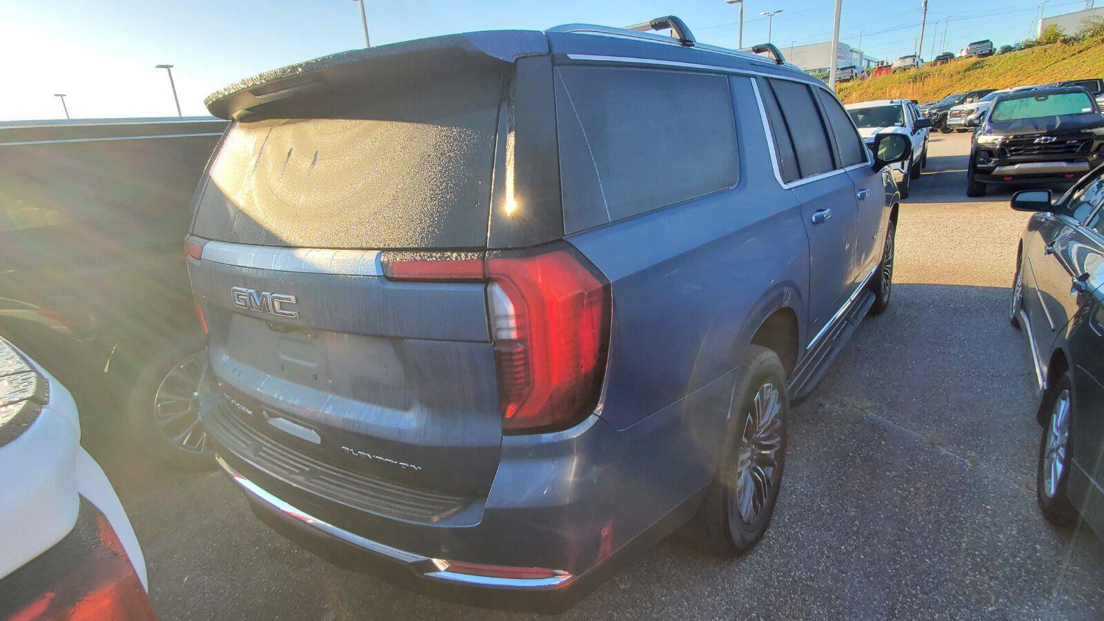 Used 2025 GMC Yukon XL Elevation w/ Elevation Premium Package AWD/4WD image 10