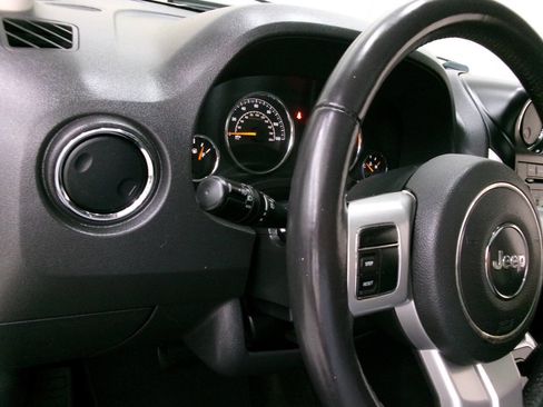 Used 2017 Jeep Compass High Altitude image 29