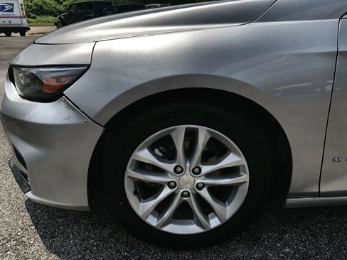 Used 2018 Chevrolet Malibu LT FWD image 18