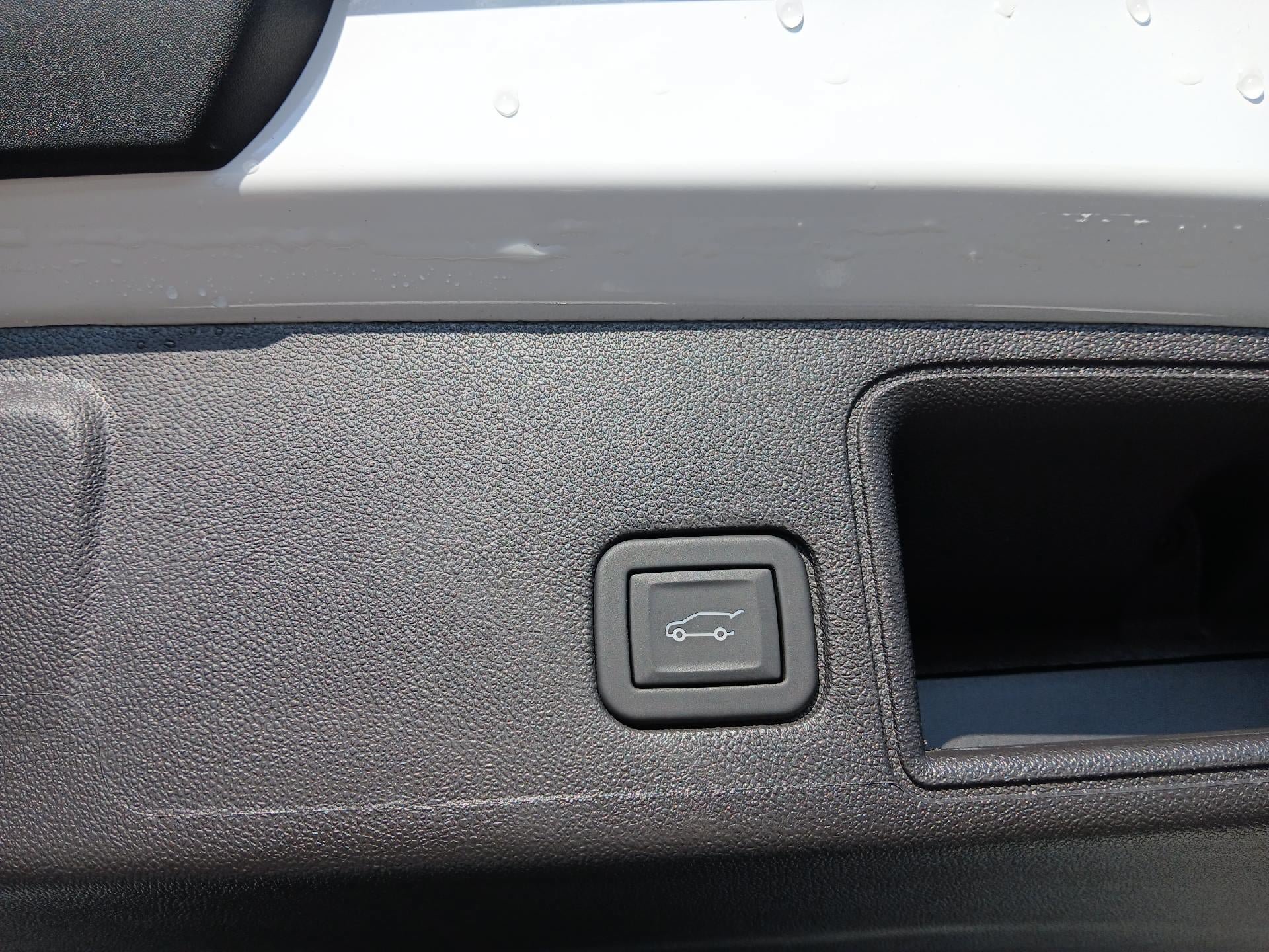 Used 2024 GMC Terrain SLE w/ Driver Convenience Package AWD/4WD image 18