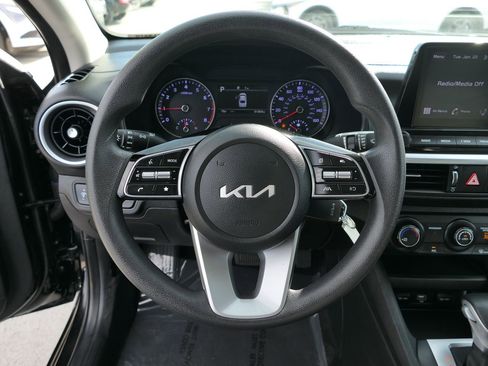 Used 2023 Kia Forte LXS w/ LXS Technology Package image 18