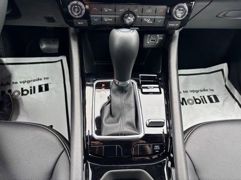 Used 2025 Jeep Compass Limited image 15