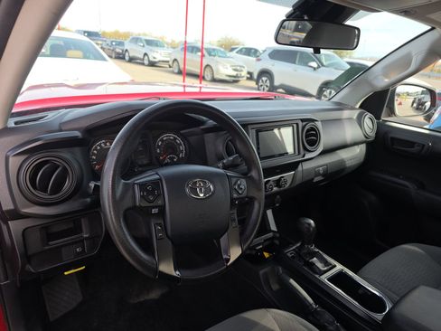 Used 2019 Toyota Tacoma SR image 16
