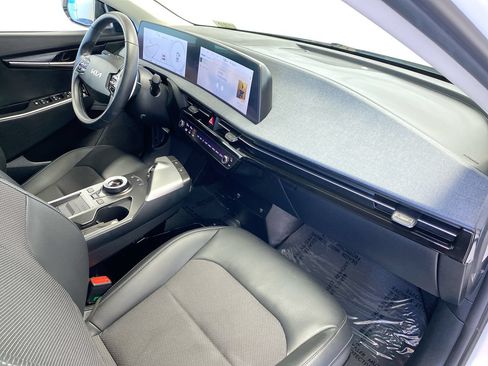 Used 2024 Kia EV6 Light RWD image 29