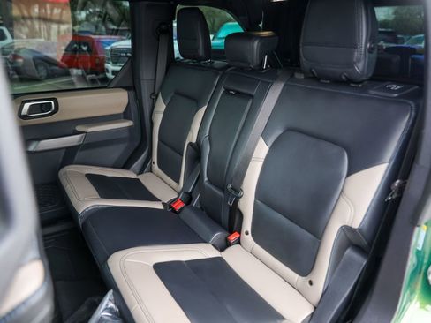 Used 2023 Ford Bronco Wildtrak image 26