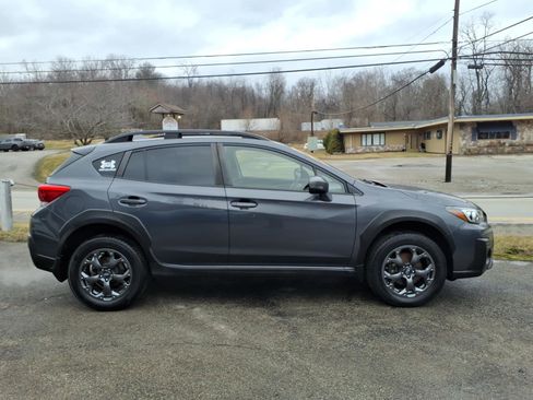 Used 2022 Subaru Crosstrek 2.5i Sport w/ Moonroof Package image 2