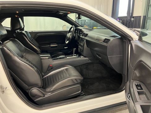 Used 2012 Dodge Challenger R/T RWD image 10