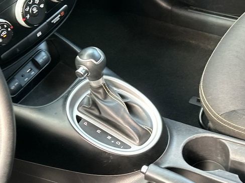 Used 2016 Kia Soul + image 23