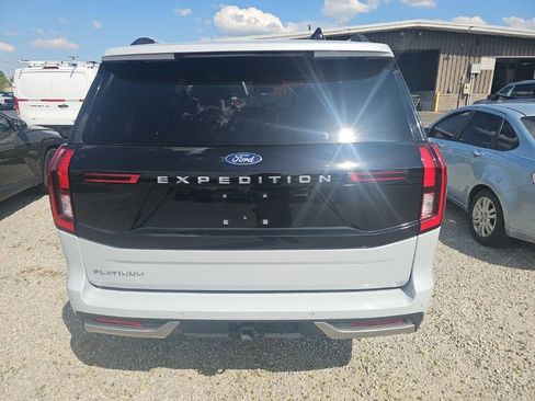 Used 2025 Ford Expedition Platinum AWD/4WD image 10