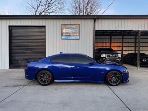 Used 2019 Dodge Charger Scat Pack w/ Technology Group image 9