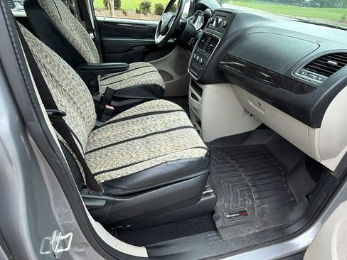 Used 2015 Dodge Grand Caravan American Value Package w/ UConnect Hands-Free Group FWD image 19
