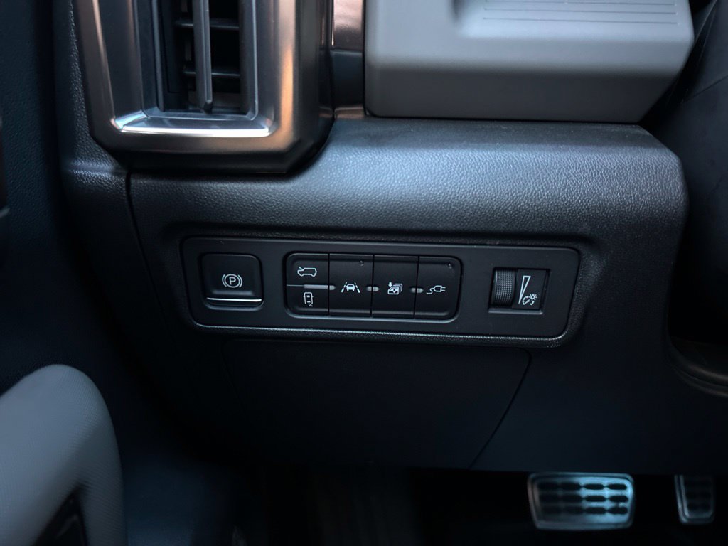 Used 2025 GMC Hummer EV 2X w/ LPO, Sport Package AWD/4WD image 59