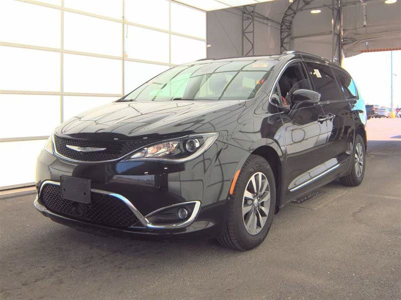 Used 2020 Chrysler Pacifica Touring-L FWD image 4