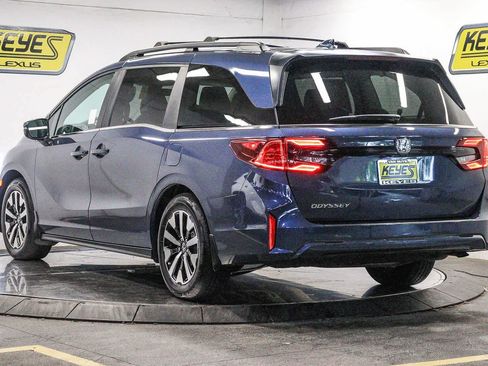 Used 2025 Honda Odyssey EX-L image 2