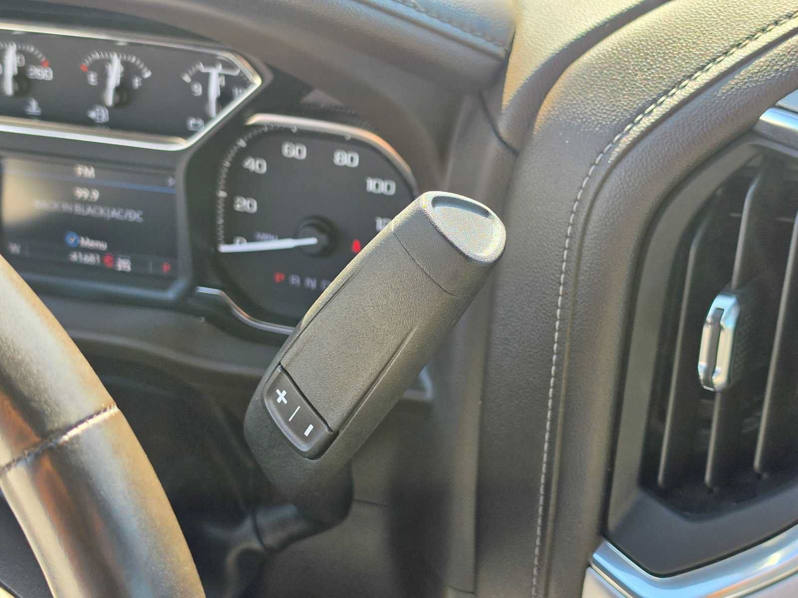Used 2022 GMC Sierra 2500 SLT w/ SLT Premium Package AWD/4WD image 32