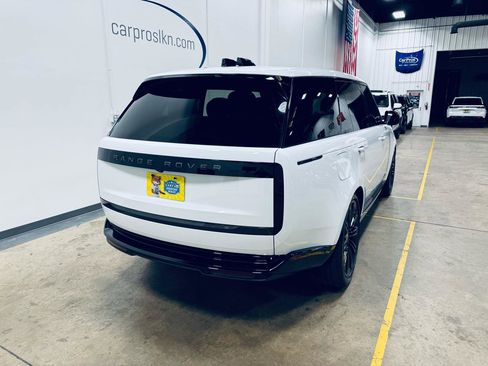 Used 2025 Land Rover Range Rover Long Wheelbase SE image 7