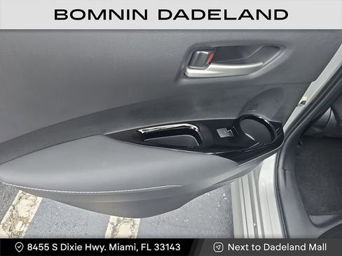 Used 2022 Toyota Corolla SE image 12
