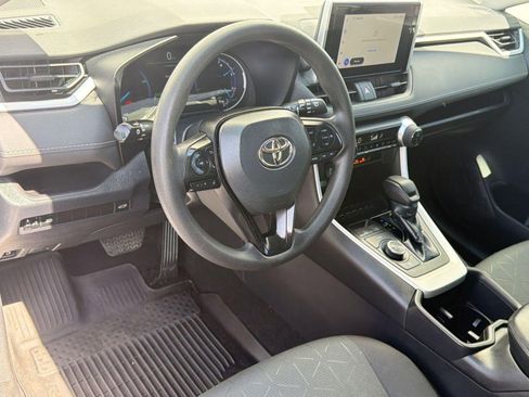 Used 2023 Toyota RAV4 XLE w/ Convenience Package AWD/4WD image 4