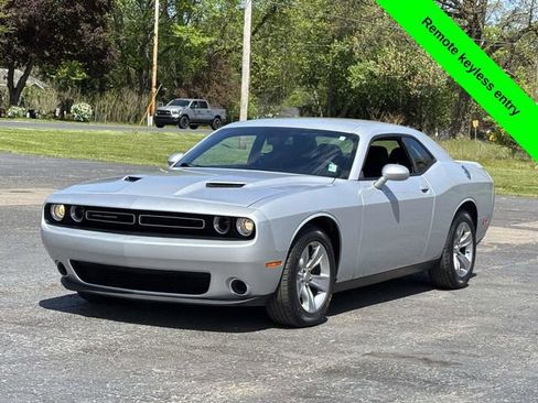 Used 2020 Dodge Challenger SXT RWD image 26