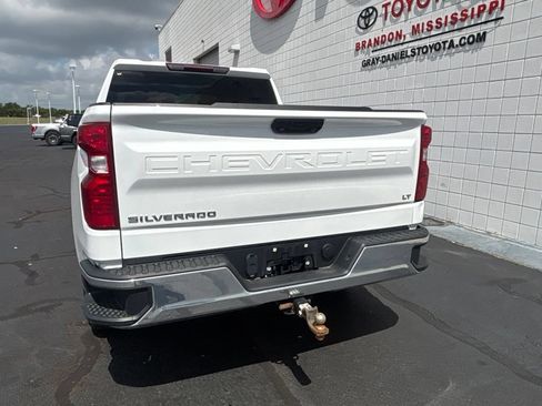 Used 2023 Chevrolet Silverado 1500 LT AWD/4WD image 29