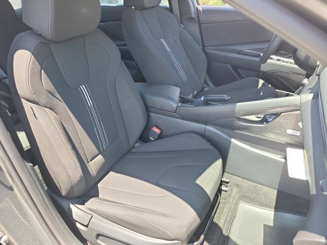 New 2026 Hyundai Elantra Sport FWD image 20