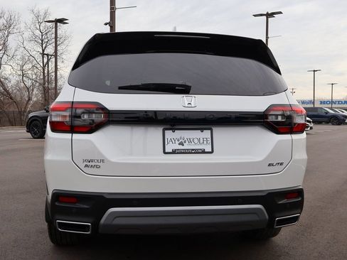 Certified 2025 Honda Pilot Elite image 6