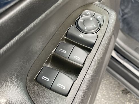 Used 2023 Chevrolet Equinox LT FWD image 16