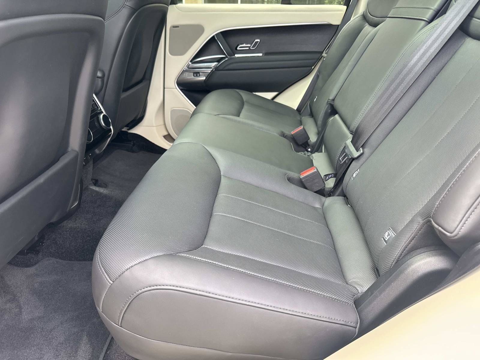 Used 2023 Land Rover Range Rover SE AWD/4WD image 13