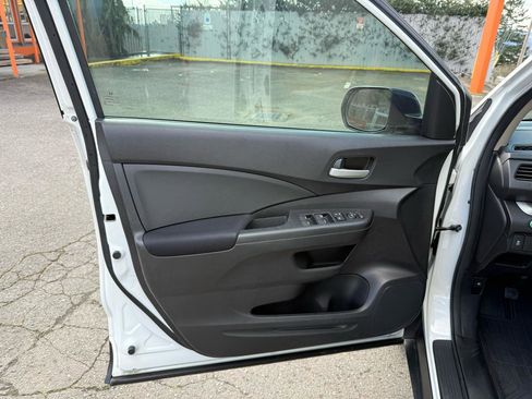 Used 2015 Honda CR-V LX image 10