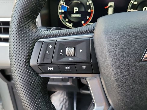 Used 2023 Mitsubishi Outlander SEL image 27