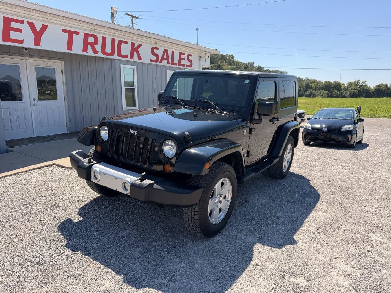 Used 2010 Jeep Wrangler Sahara AWD/4WD image 3