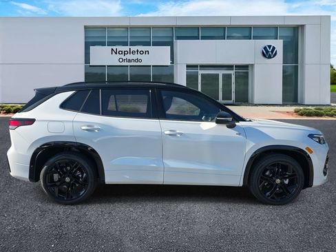 New 2026 Volkswagen Tiguan SE R-Line image 3